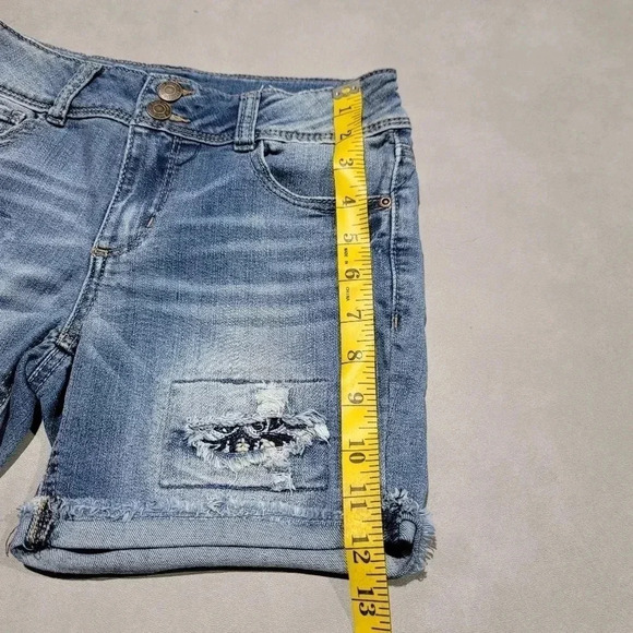Mudd Denim Jean Shorts Youth Girls 14 Blue Cuffed Distressed Adjadtsble Waist - Picture 6 of 8